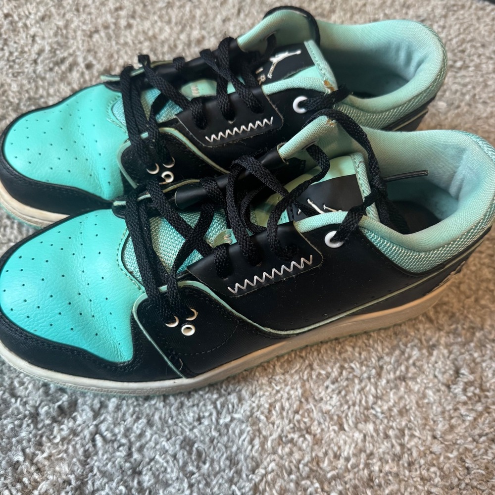 Jordan AJ1 Low Kids Sneakers Black Mint Green 654848-045 Size 6Y